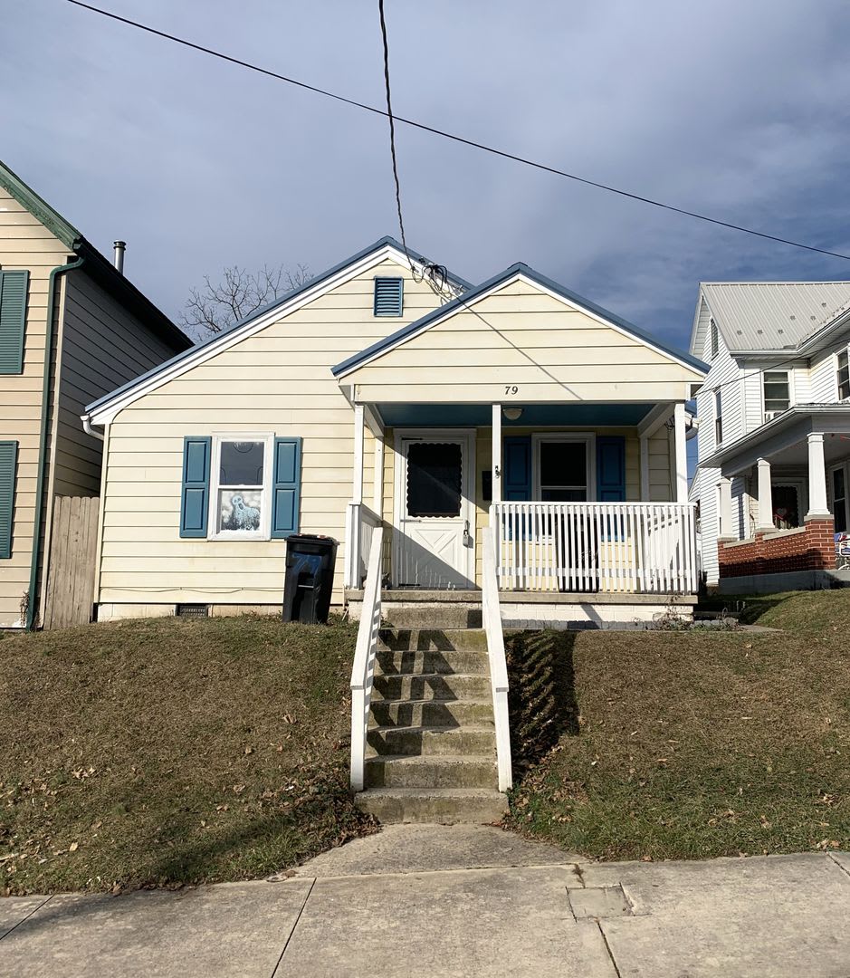 Charming 3-Bedroom, 1-Bathroom Single-Family Home – photo 1 of 20