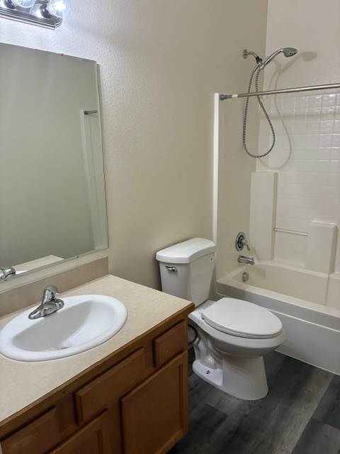206 East 40th Street – photo 1 of 6