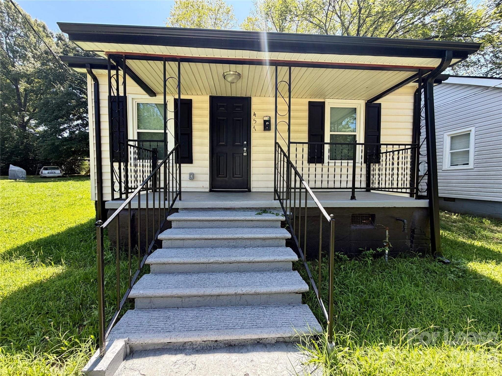 457 Fewell Street – photo 1 of 153