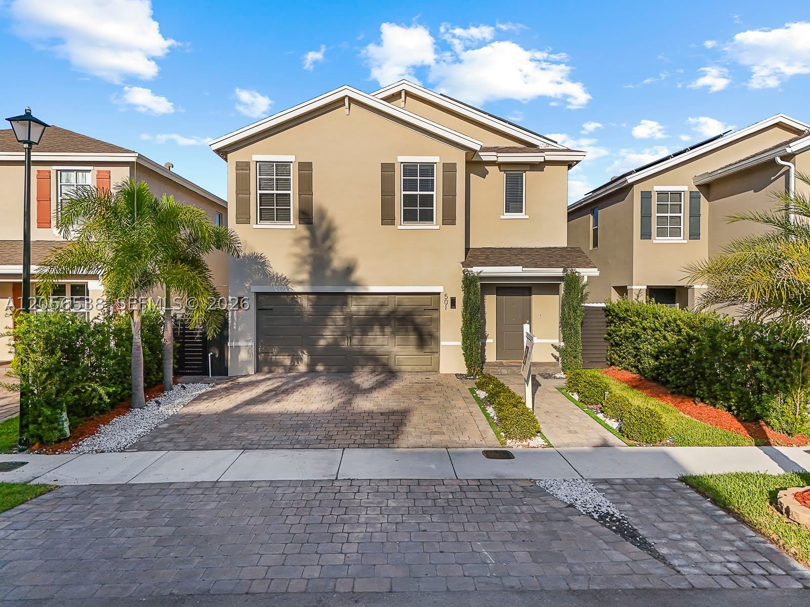 501 NE 6th Ct – photo 1