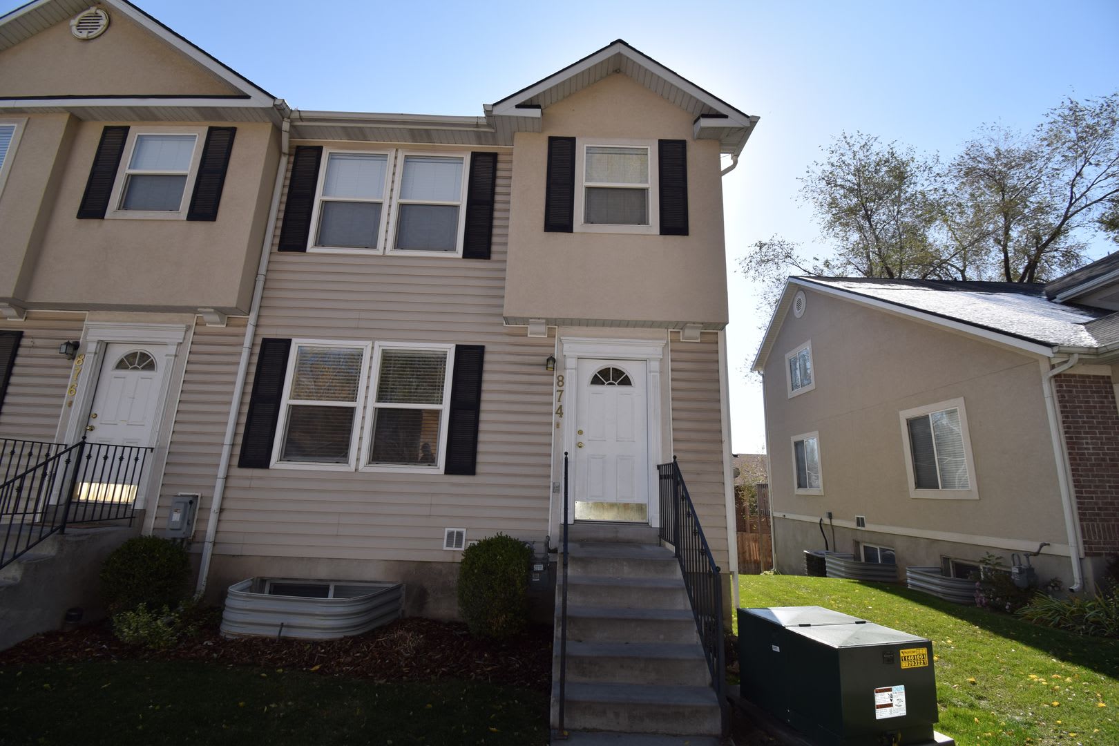 Quaint Townhome In A Gated Community – photo 1
