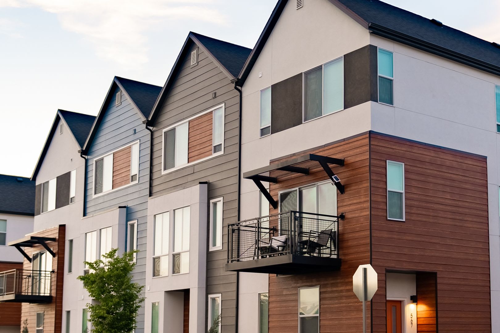 4 Weeks Rent on Us + $0 Down OAC – photo 1