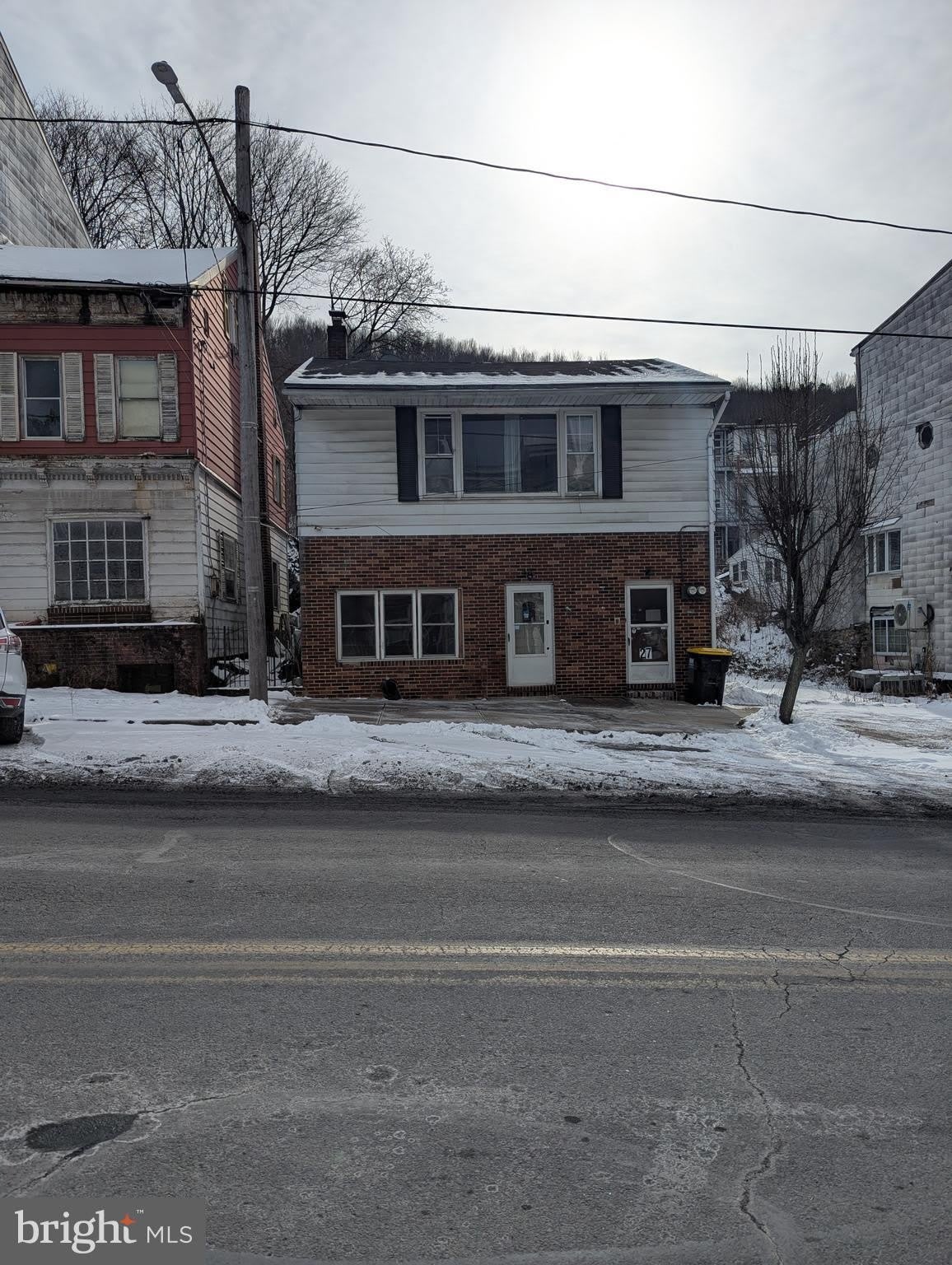 25-27 MAIN – photo 1 of 5