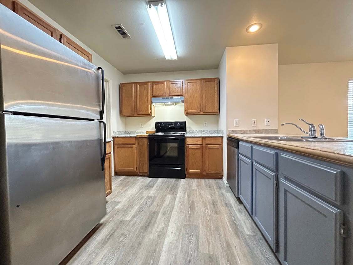 1211 N Oakland Apt. #3 – photo 1