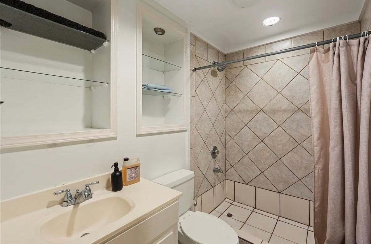 47 Nano Street – photo 1 of 6