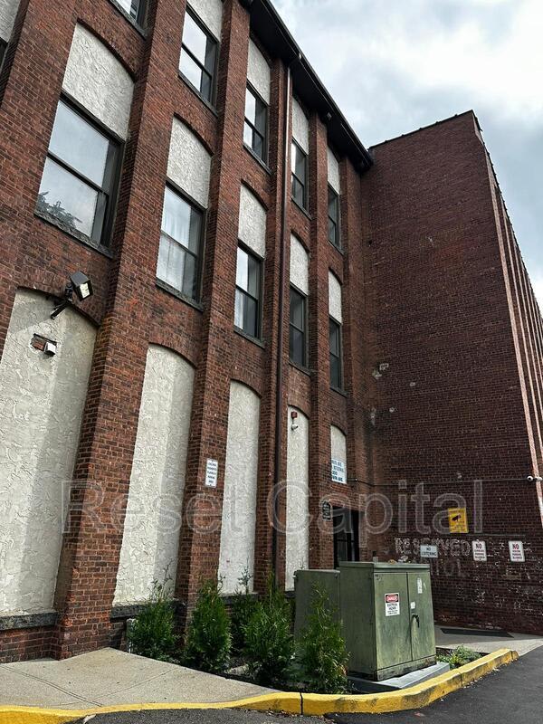 Godwin Urban – photo 1