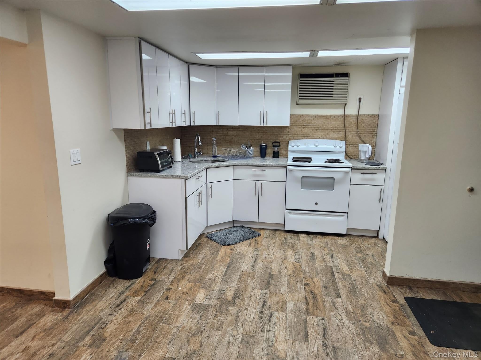 73-04 173 Street – photo 1