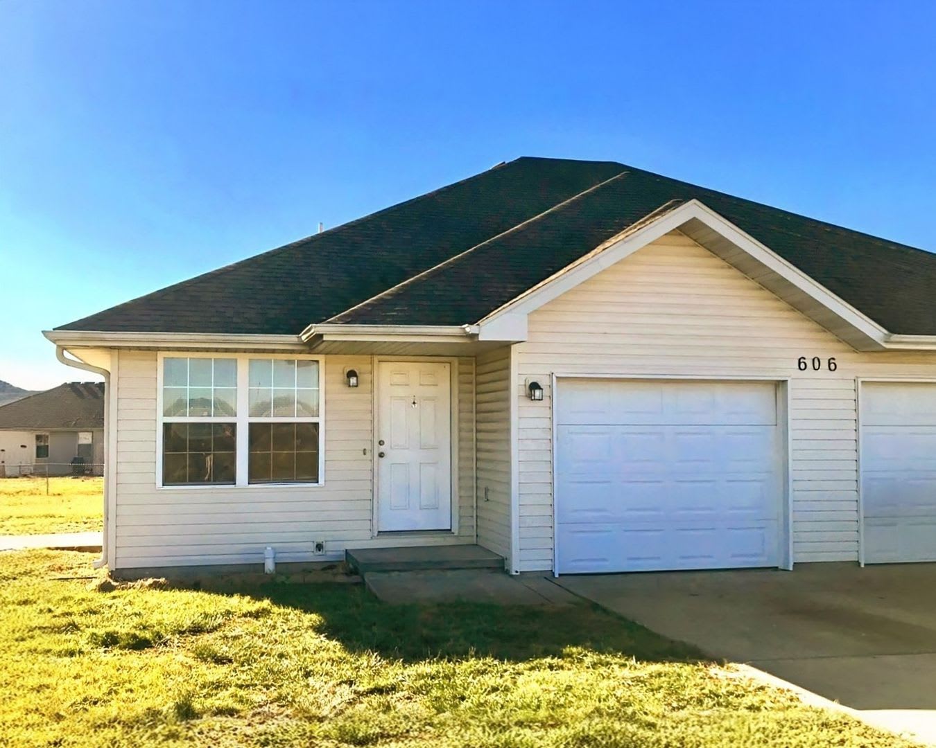 Wonderful Duplex In Clever Mo Available Now – photo 1 of 9