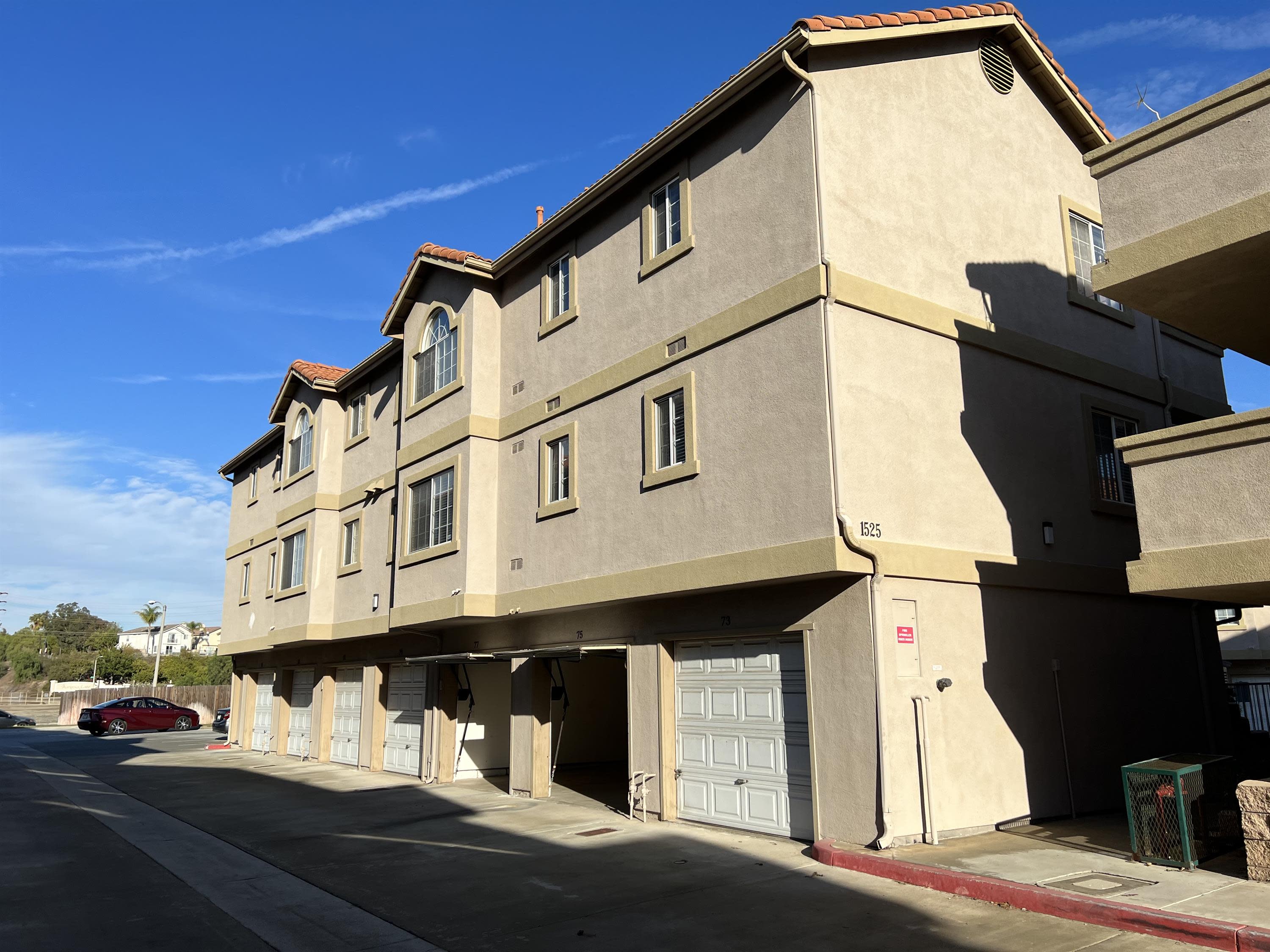 1525 East Spruce Street Unit B – photo 1 of 321