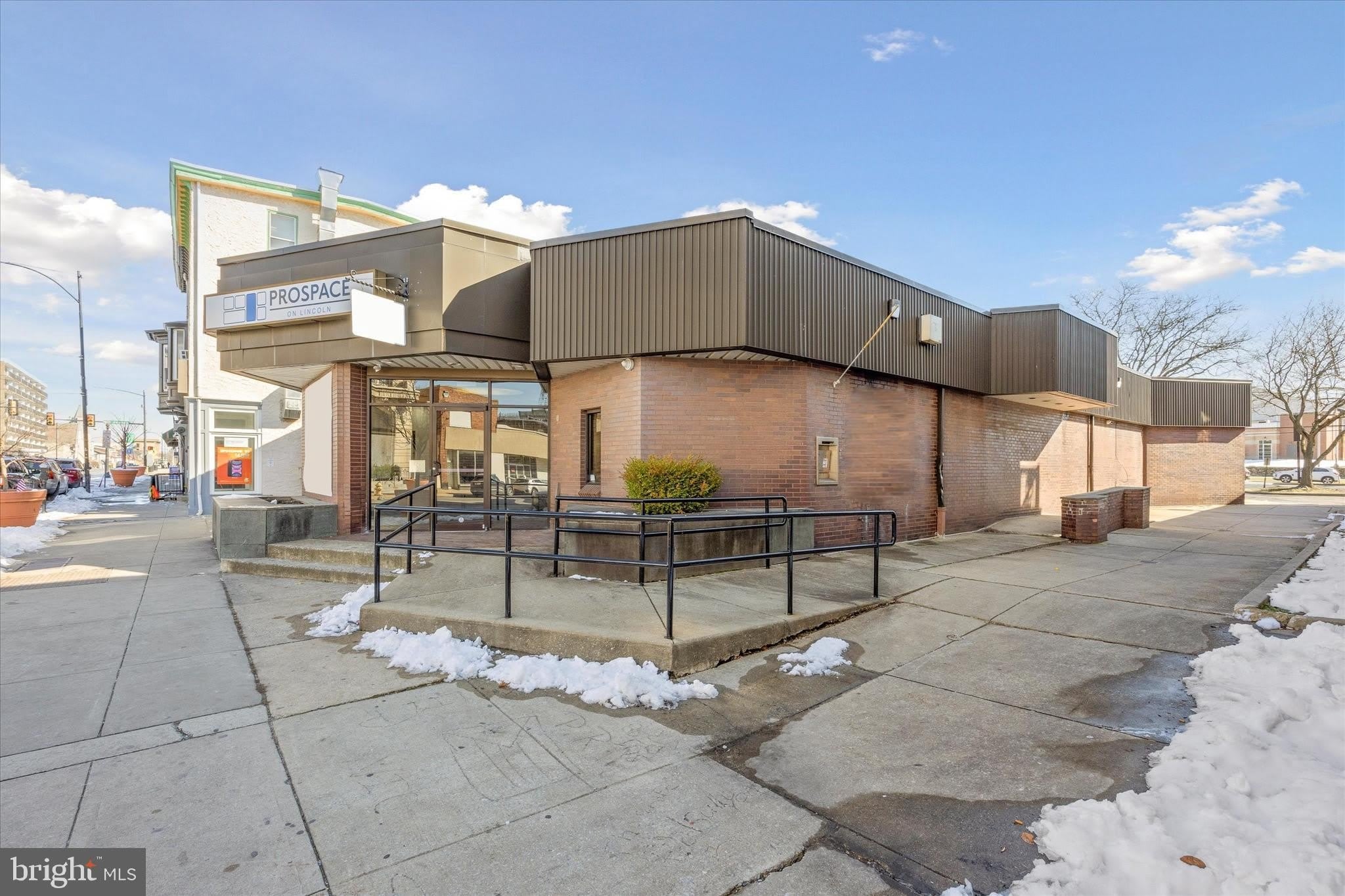 256 E LINCOLN Highway – photo 1 of 20