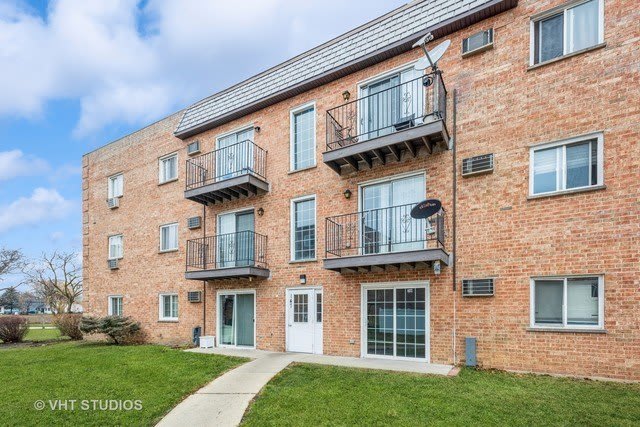 147 W Elk Trail – photo 1 of 10