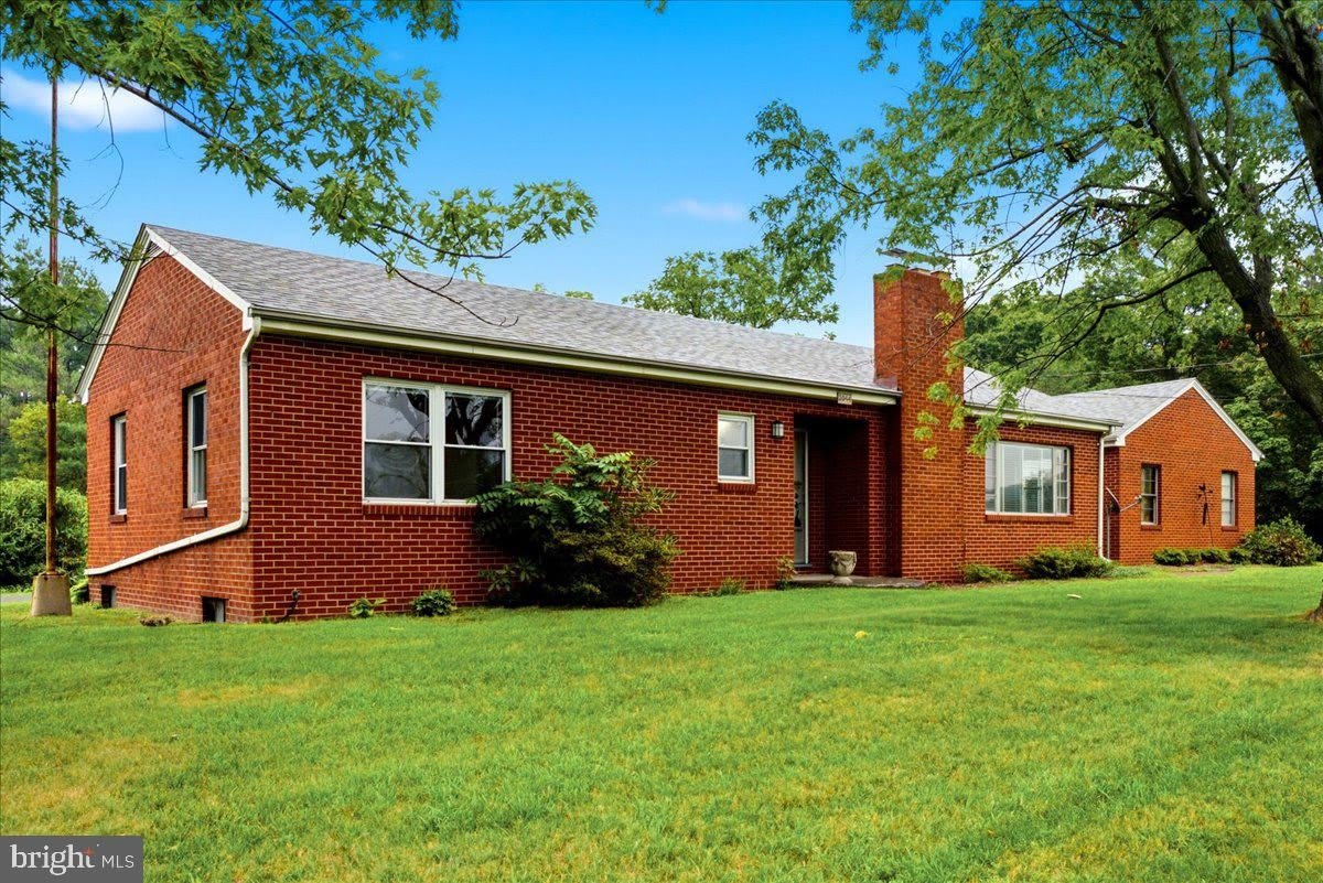 3044 N Frederick Pike – photo 1 of 66