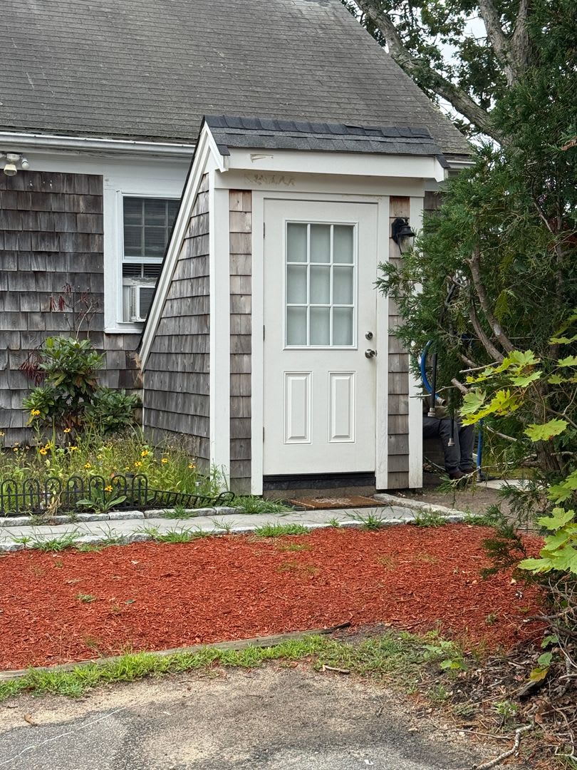 Basement Apartment. 280 Winter St. Hyannis Ma. – photo 1 of 4