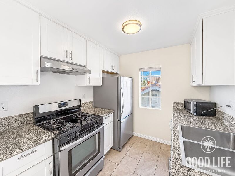 10828 Aderman Ave – photo 1