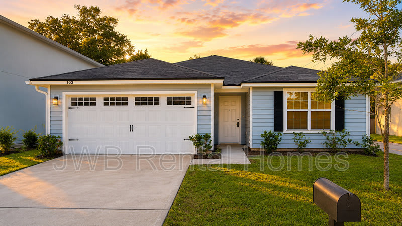 702 James St – photo 1