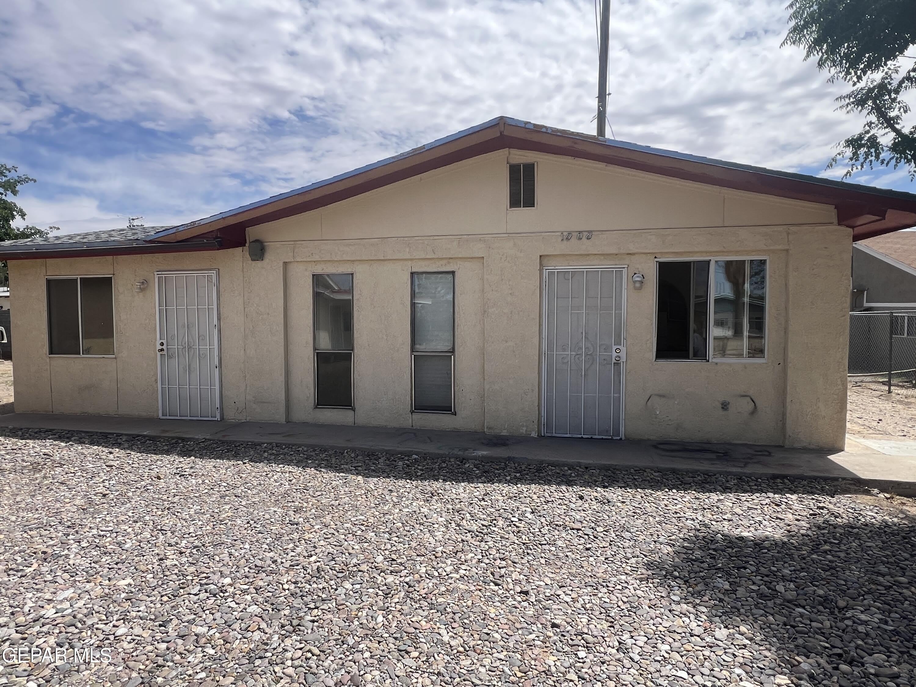1008 ANTONIO Street – photo 1 of 11