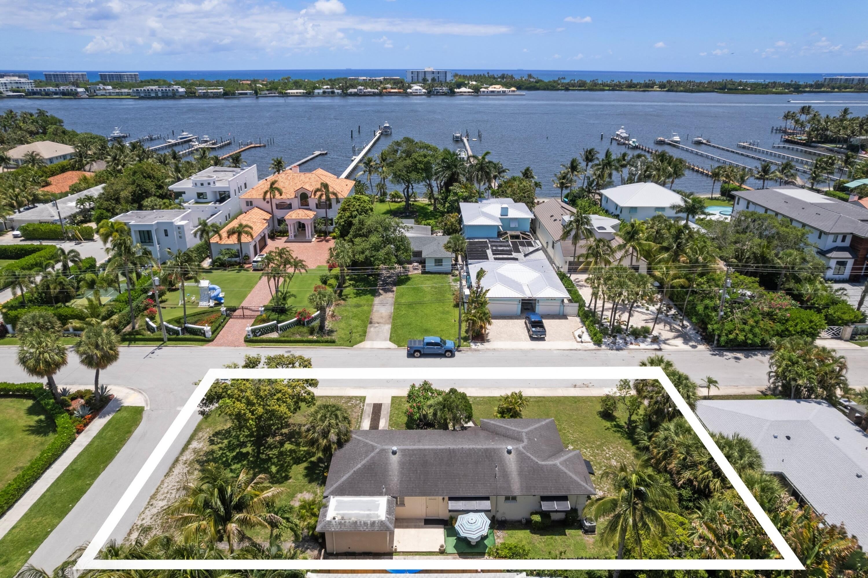 1725 N Lakeside Drive – photo 1 of 28