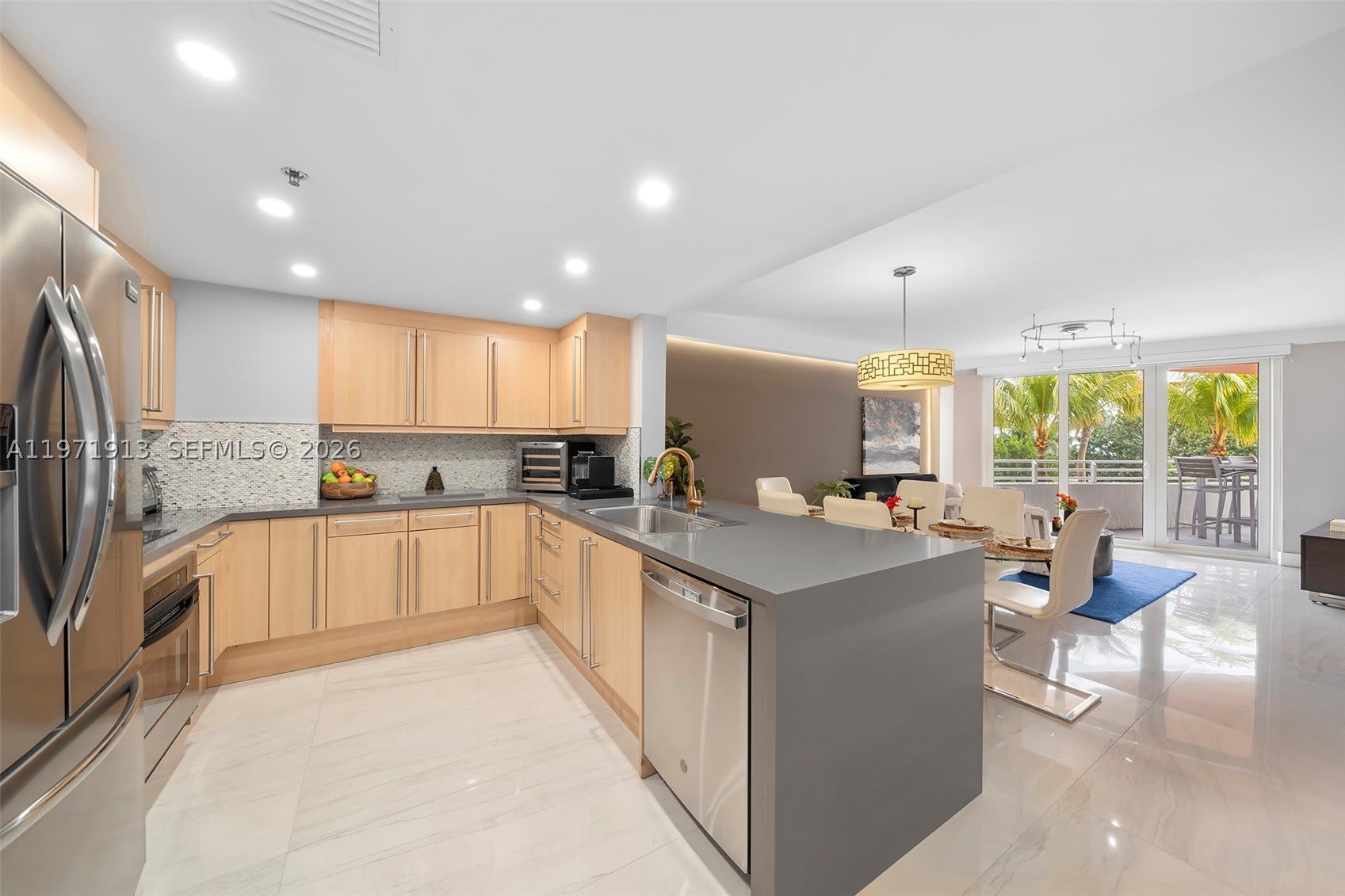 226 Ocean Dr – photo 1