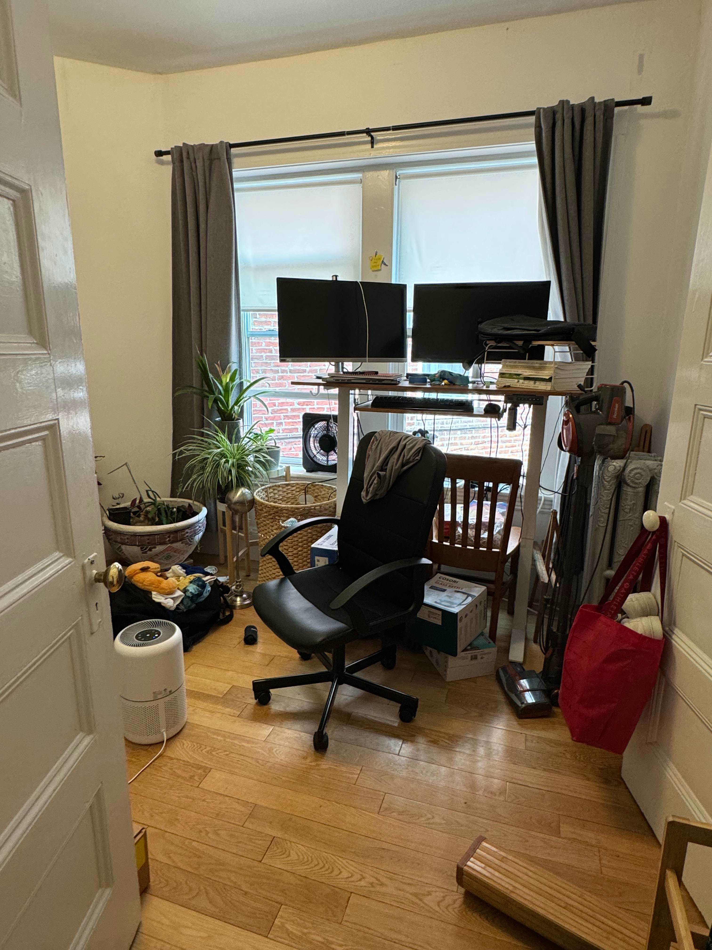 146 Oxford St – photo 1