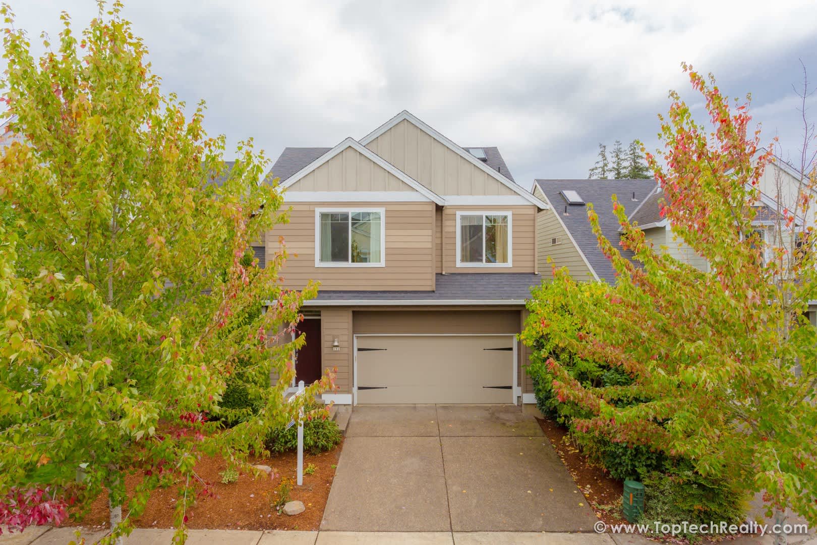 Lovely 4 Bd 2 5 Ba Single Family Home Located Near Quatama Max Station Tanasbourne Mall Orenco – photo 1 of 30