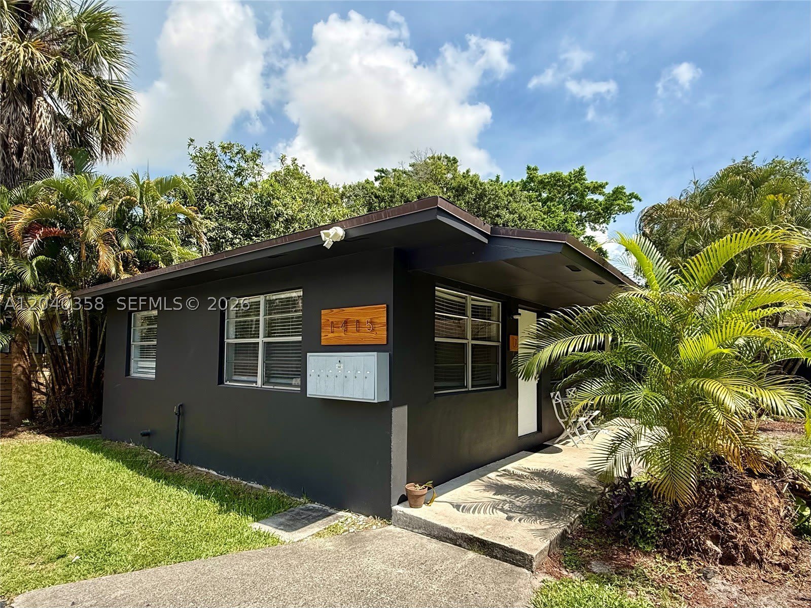 1415 Sw 1St St – photo 1