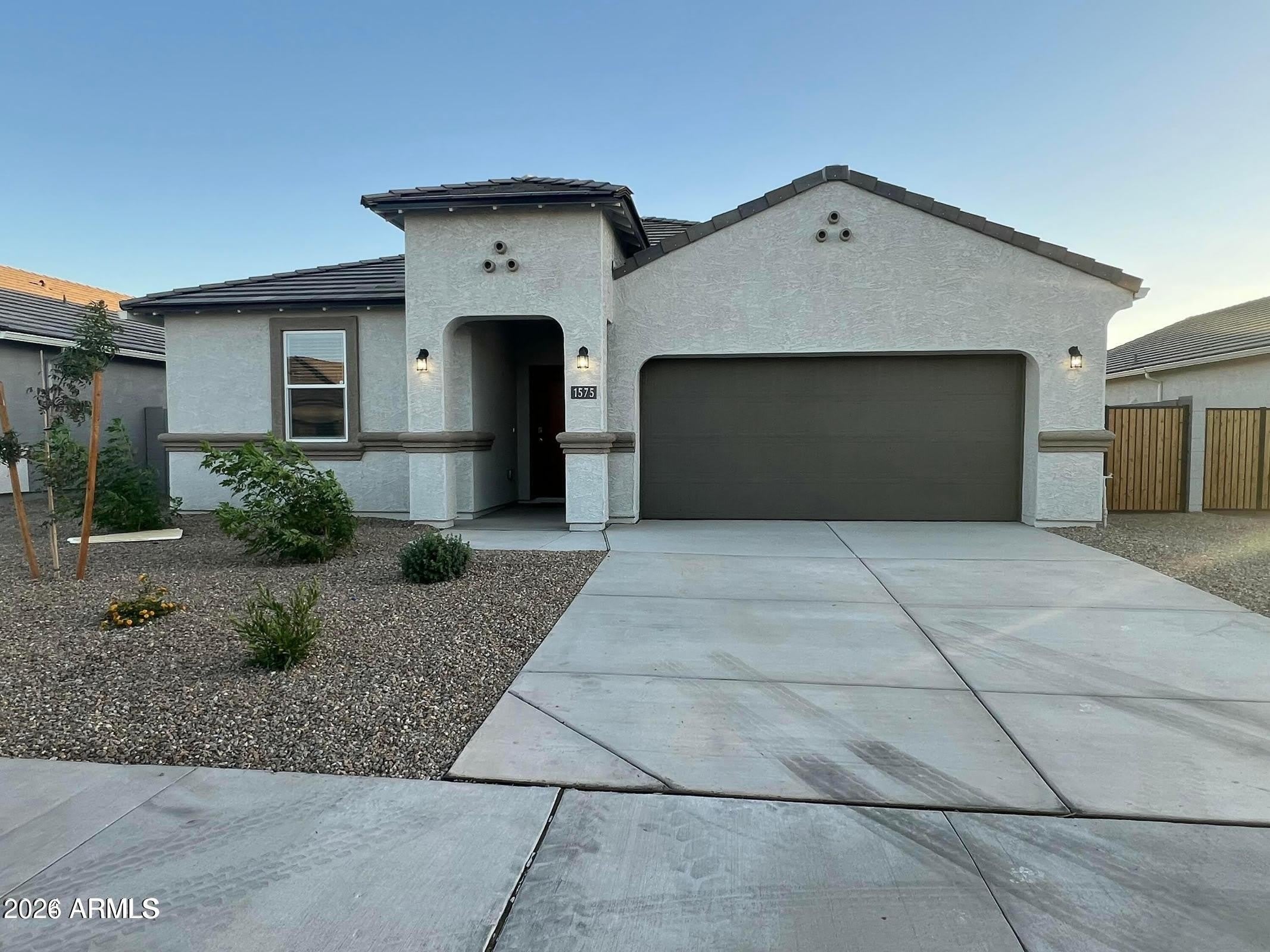 1575 E Lardner – photo 1 of 268