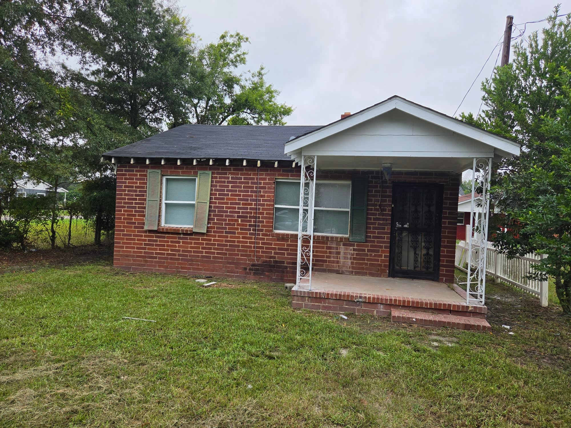 1669 Douglas Street – photo 1
