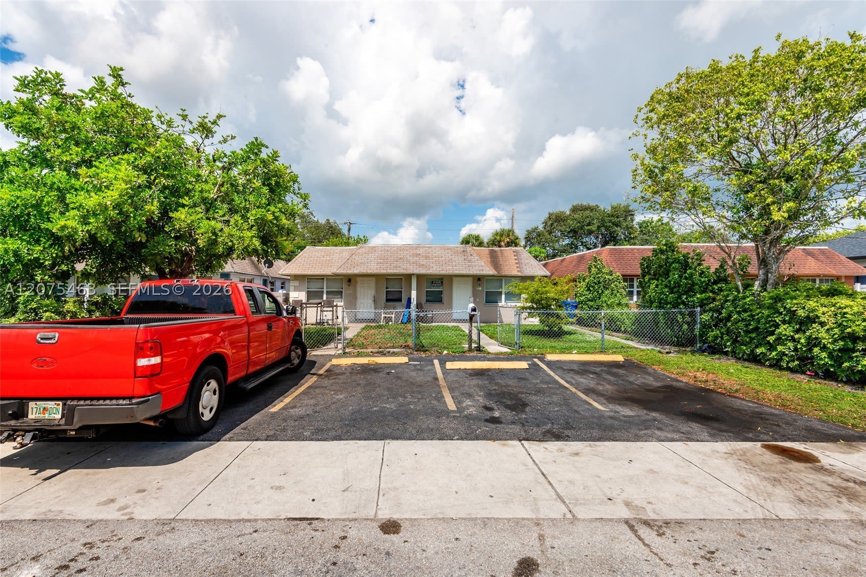 1607 NW 8th Ave – photo 1