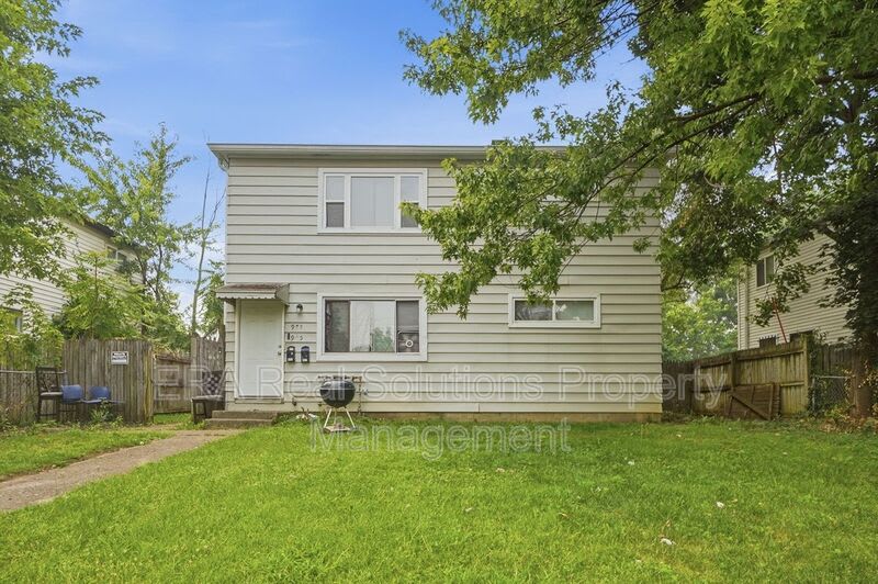 977 E 13TH AVE – photo 1