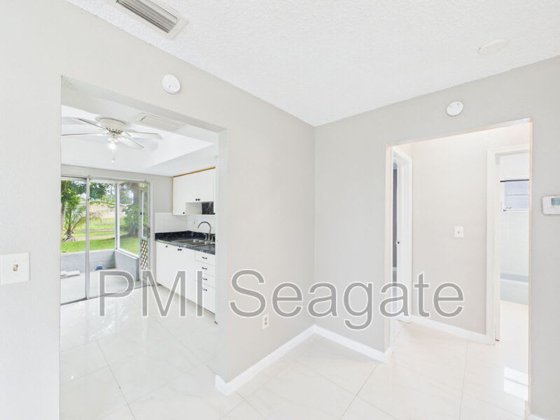 7620 NW 21st St – photo 1