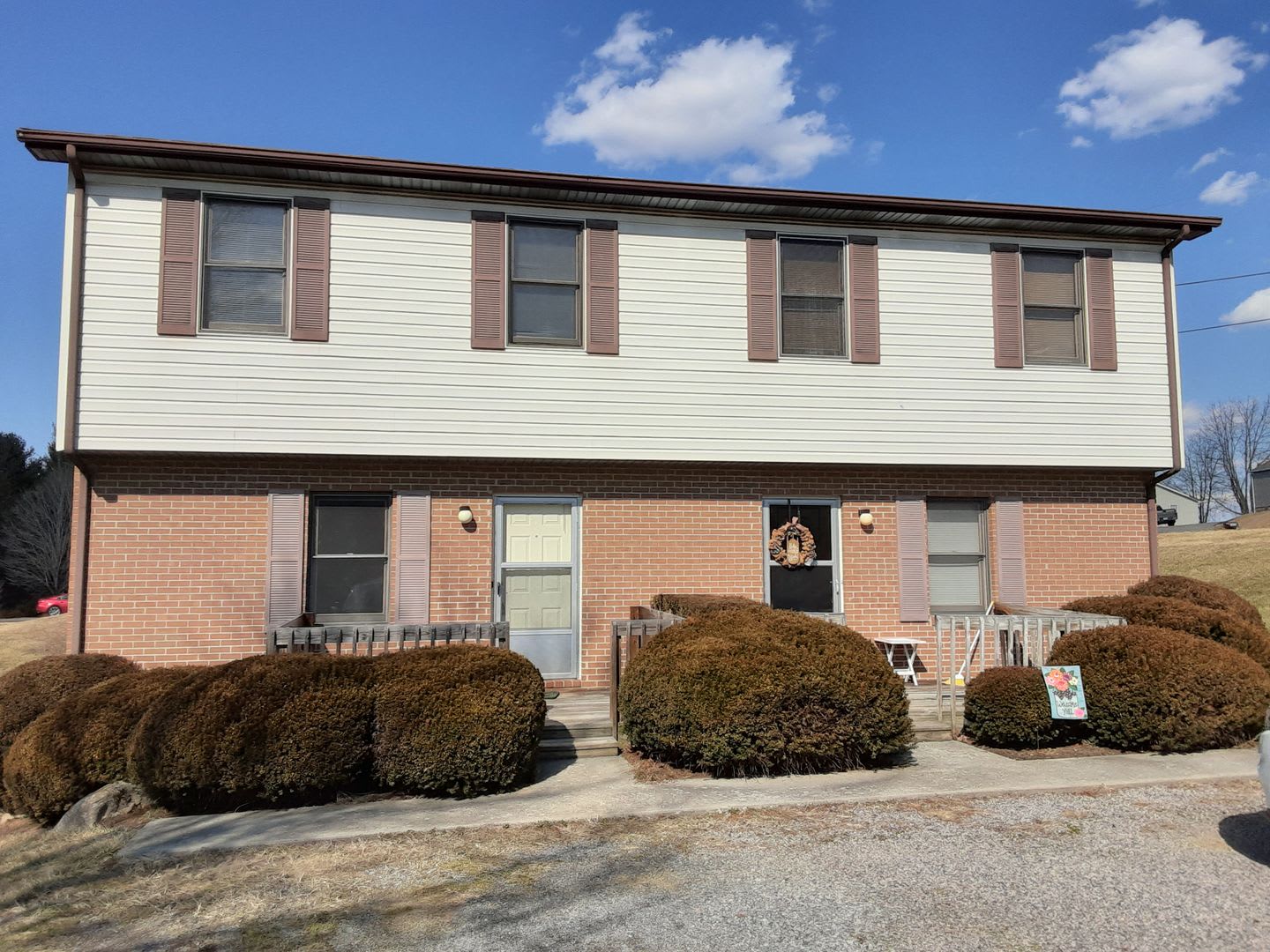 Blacksburg, 3 BR / 2.5 BA, Available September 11th – photo 1 of 4