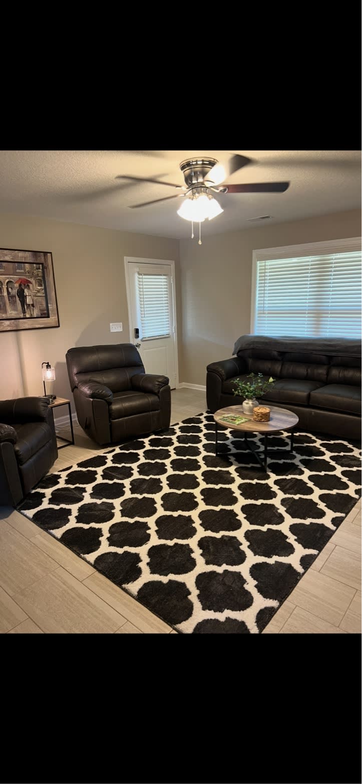 210 Oak Court – photo 1 of 7