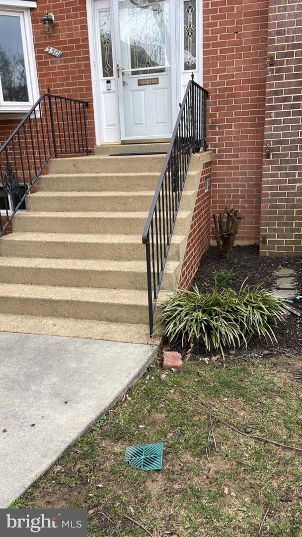 3301 SPRING LN – photo 1 of 13