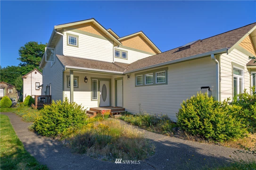 129 North Rainier Avenue – photo 1