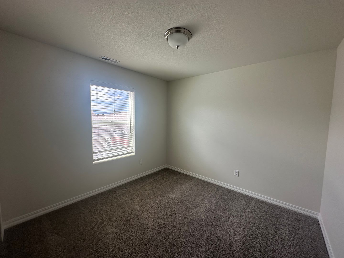 Modern 3-Bed, 3-Bath Home in District 20!! – photo 1