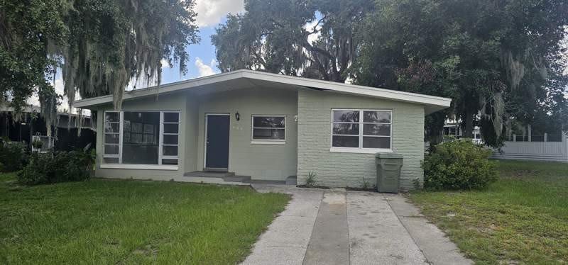 1208 Lee Street – photo 1 of 36