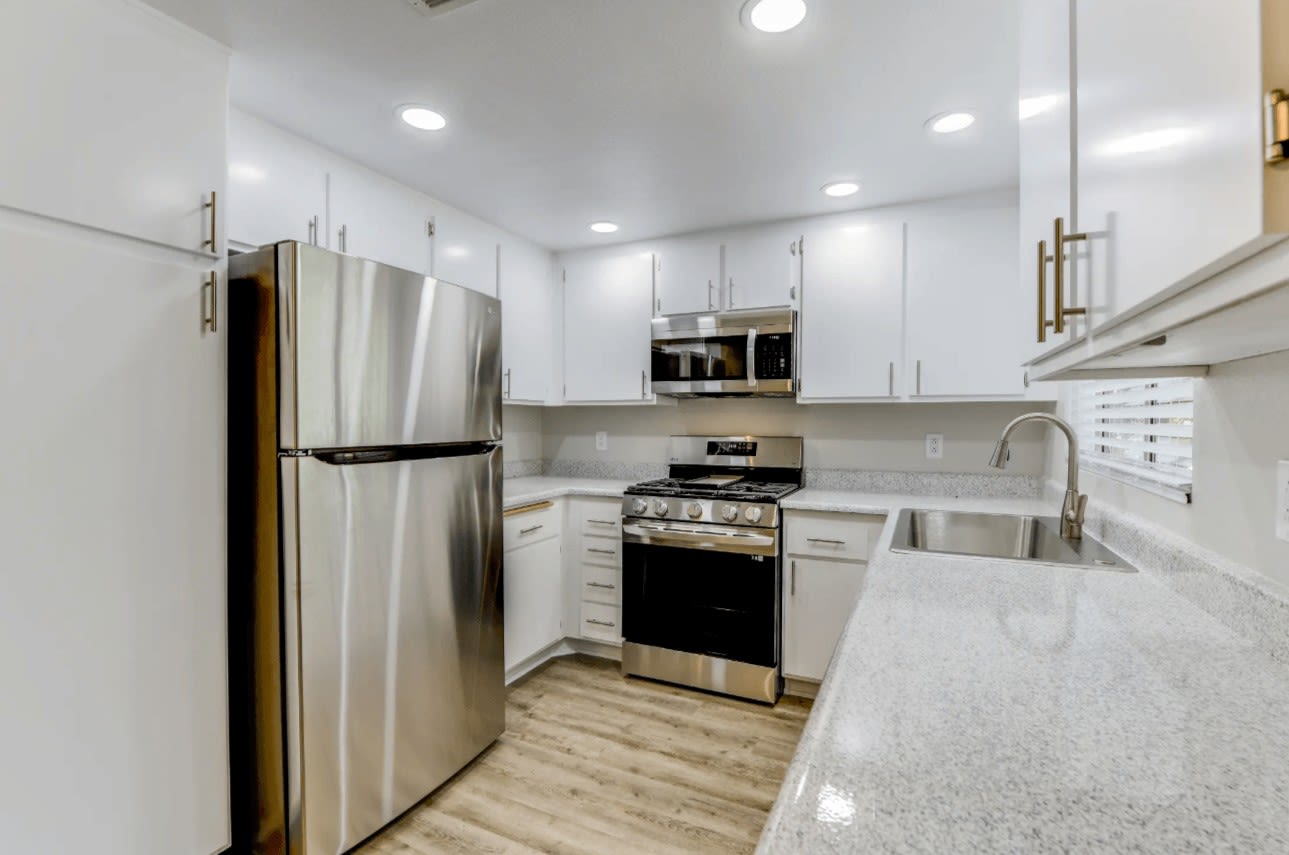 Gladstone Ridge – photo 1 of 26