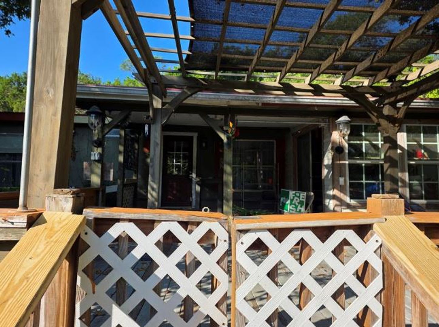 FOR LEASE!! – photo 1 of 15