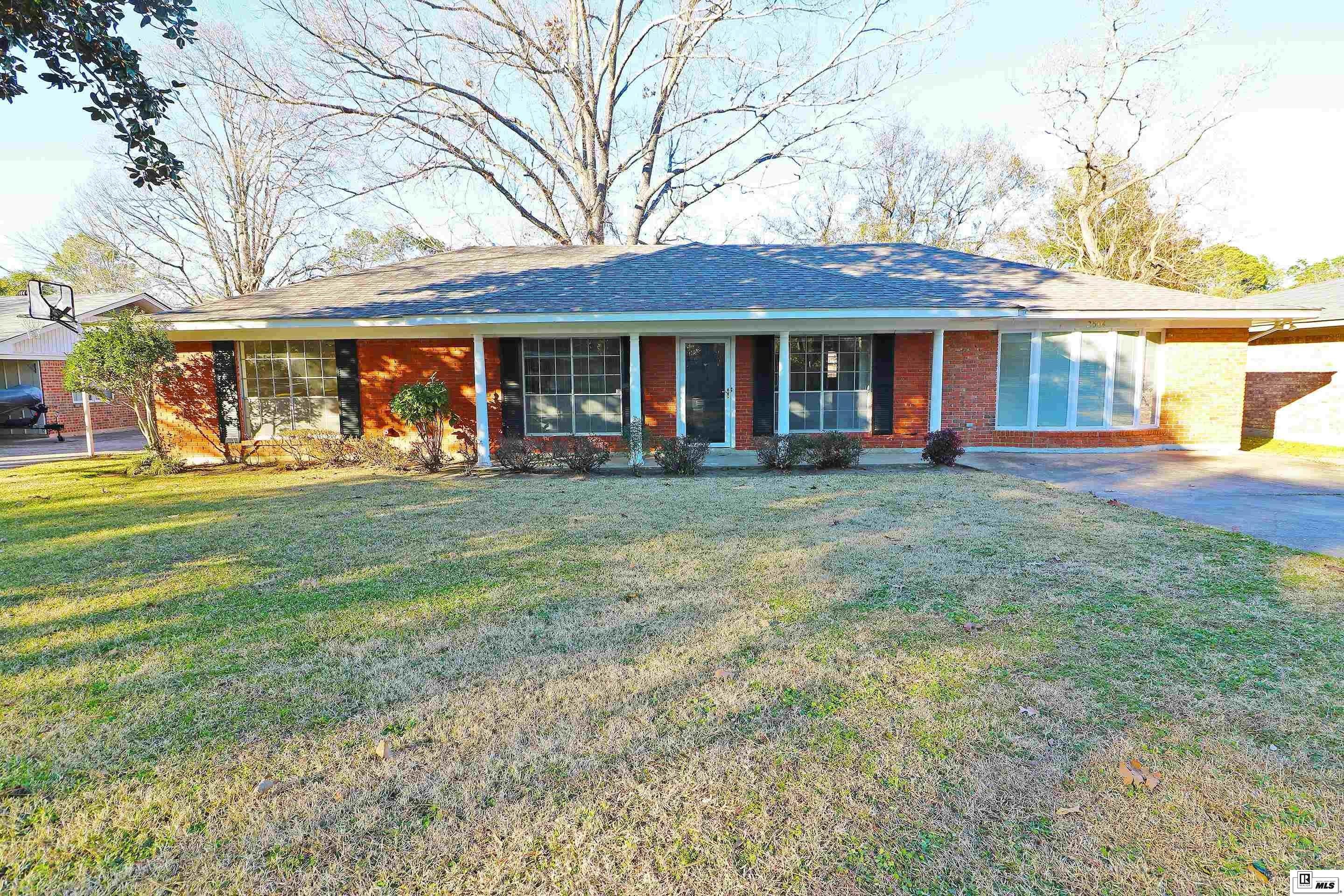 2504 KENMORE STREET – photo 1