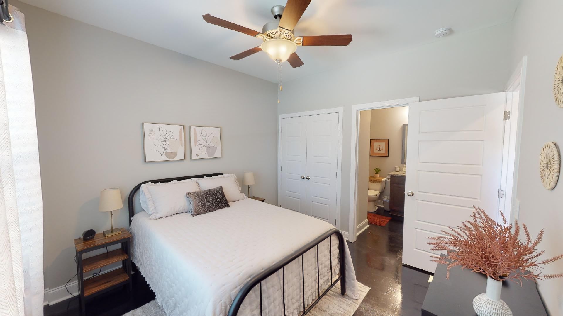 Spacious 3 bedroom, 2 full baths – photo 1