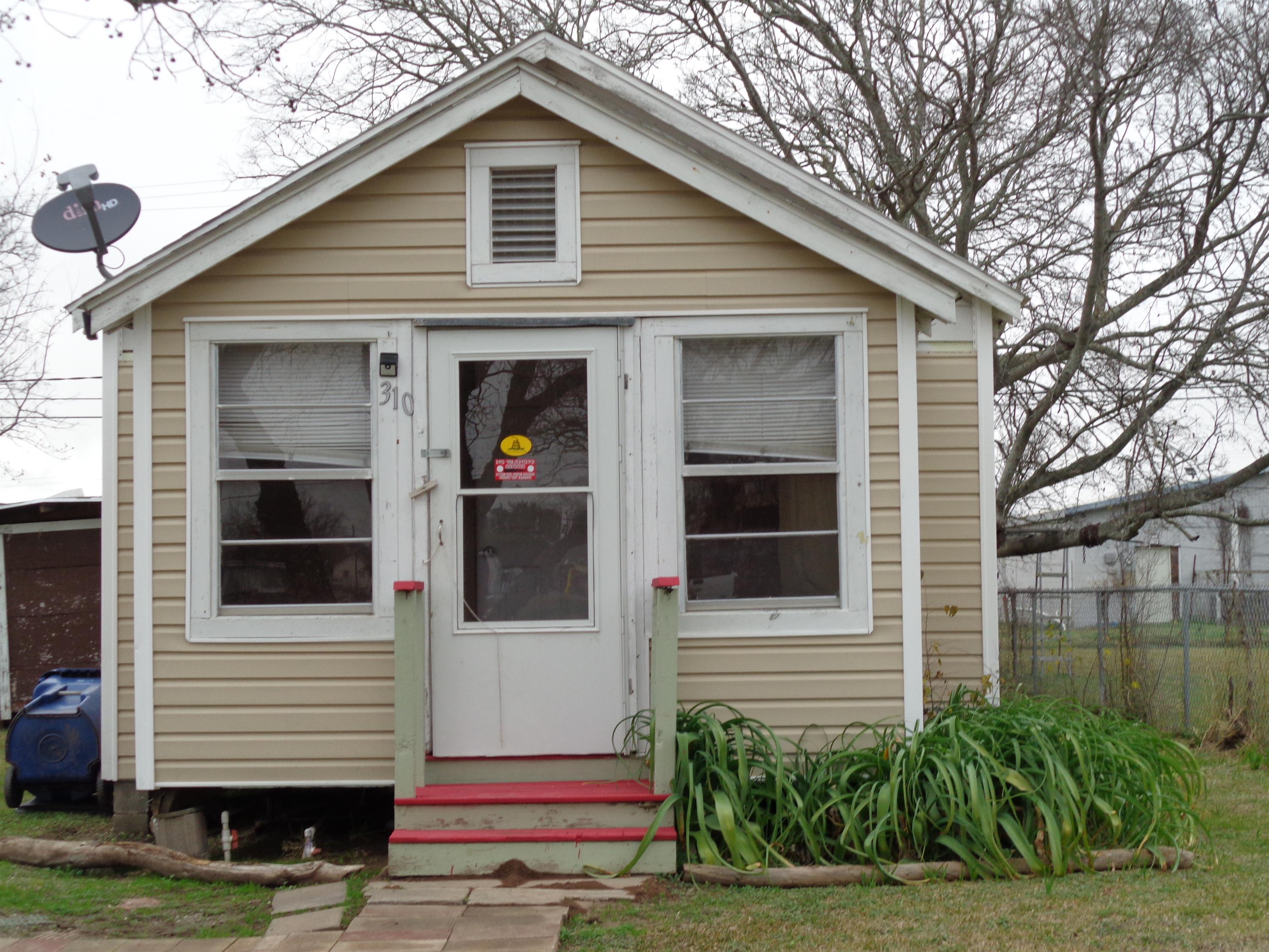 310 South Avenue A – photo 1 of 10