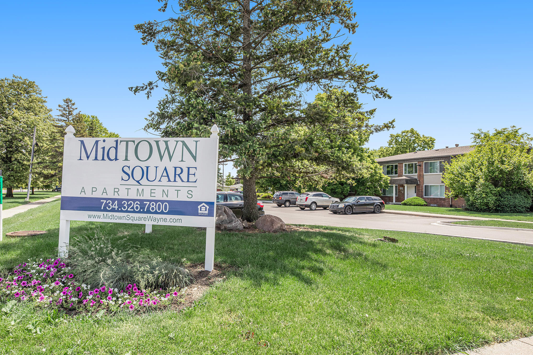 Midtown Square Apartments – photo 1 of 32