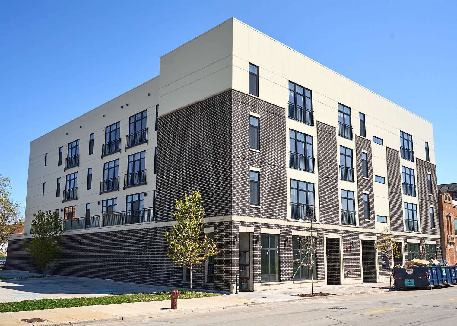 926 E 43rd Street – photo 1