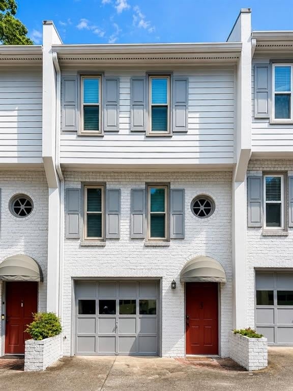856 Saint Charles Avenue NE – photo 1 of 18