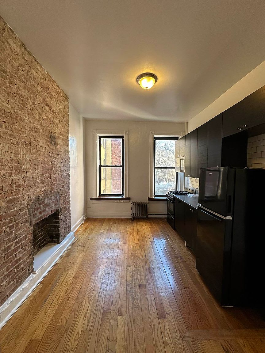 2293 Adam Clayton Powell Jr Blvd Apt 1F – photo 1
