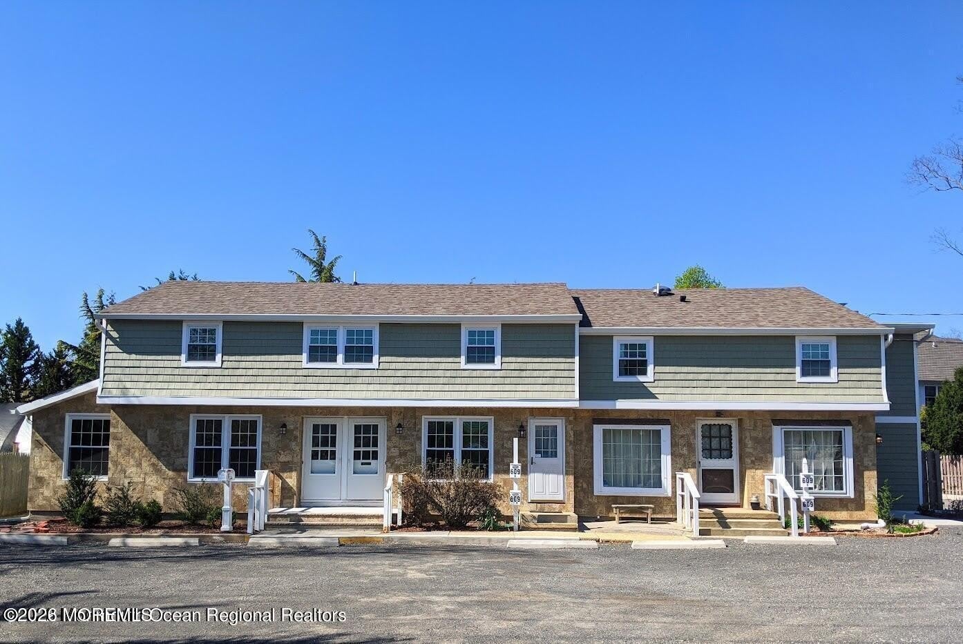 609 Higgins Avenue – photo 1 of 9