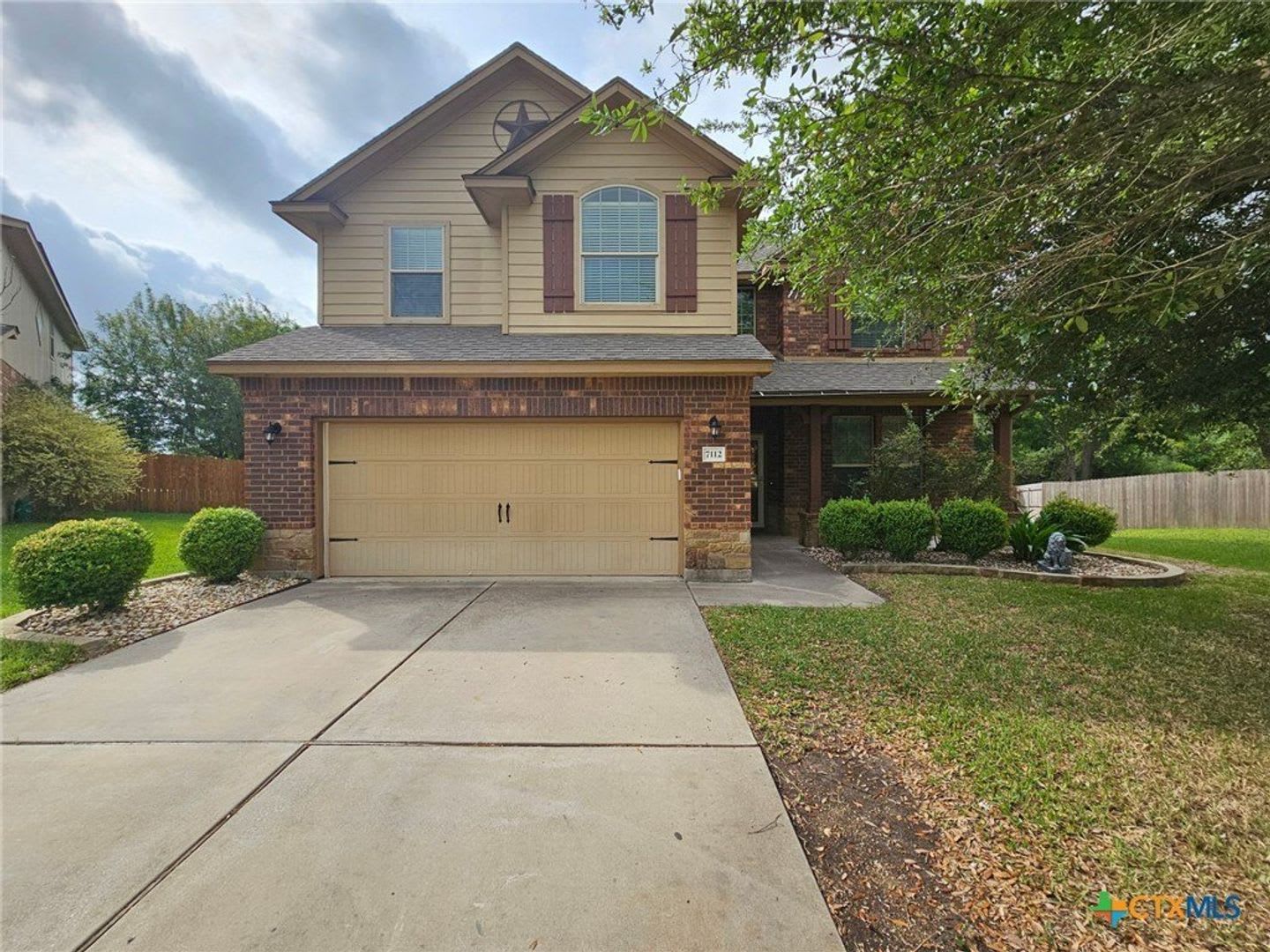 AVAILABLE NOW & READY FOR MOVE-IN – photo 1