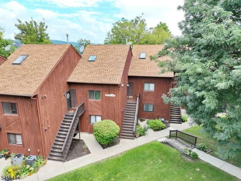 5 Brandywine Ct – photo 1 of 23