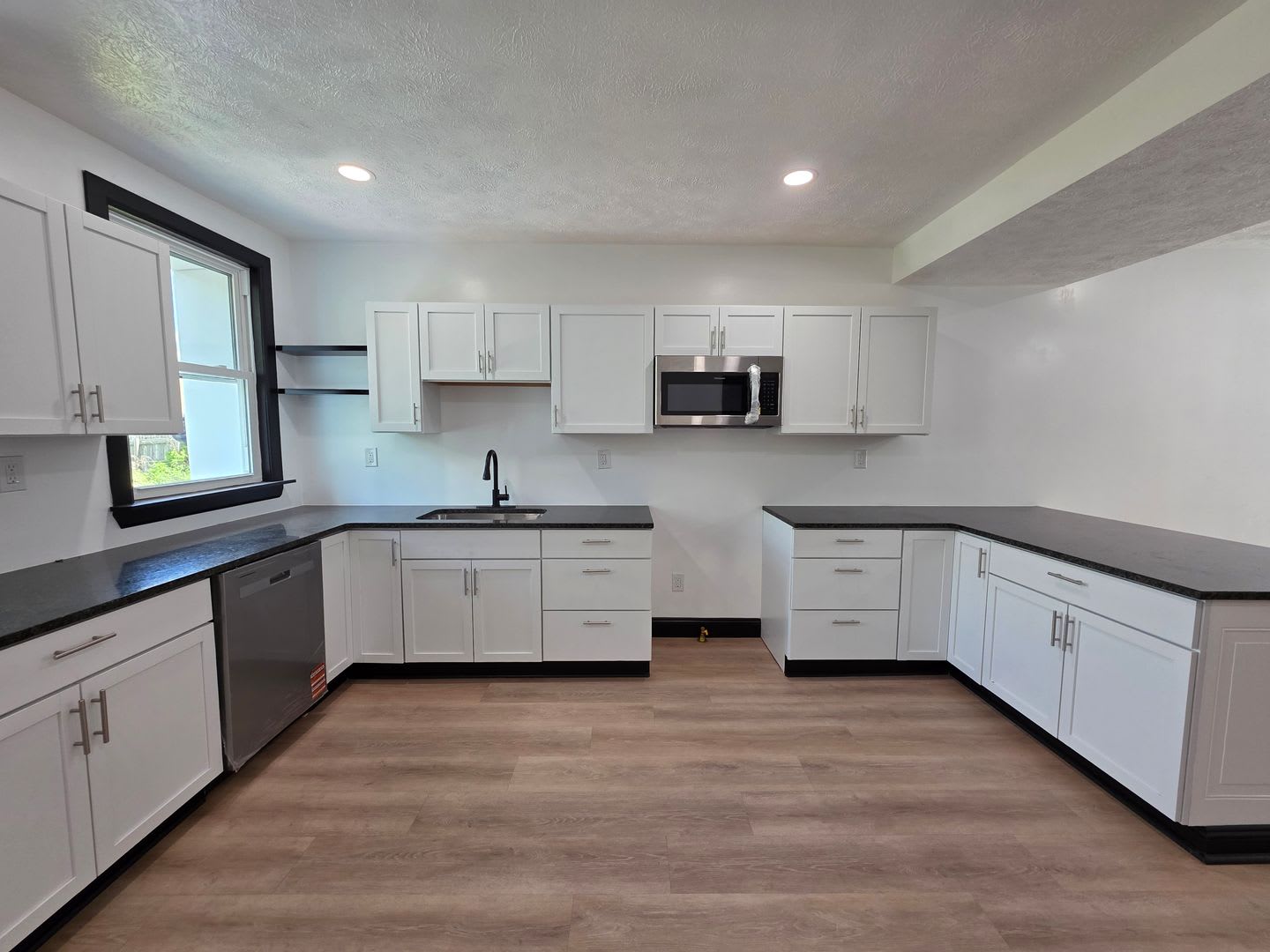 Fully Remodeled 3 Bedroom 1 Bathroom House For Rent In The South Side – photo 1