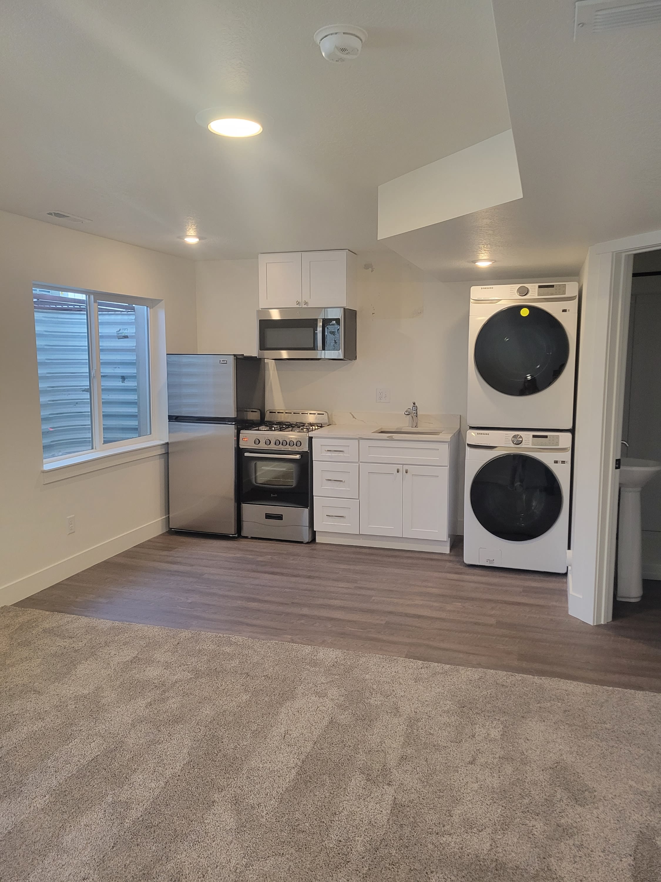 113 E 730 N #B – photo 1 of 11
